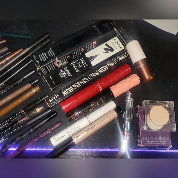 28 Eye Makeup Bundle